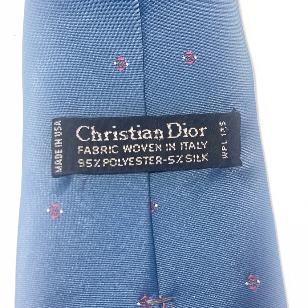 Christian Dior men’s tie. Polyester/silk blend.